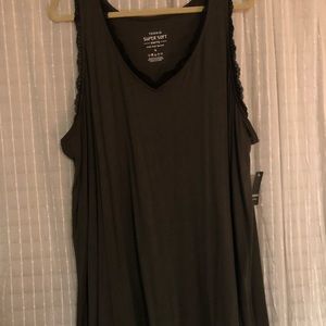 Torrid - Green tank with lace detail